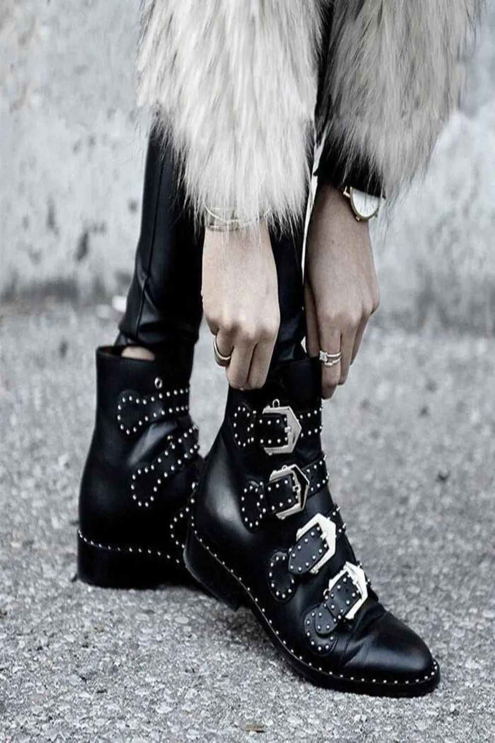 Flat Ankle Boots In Black