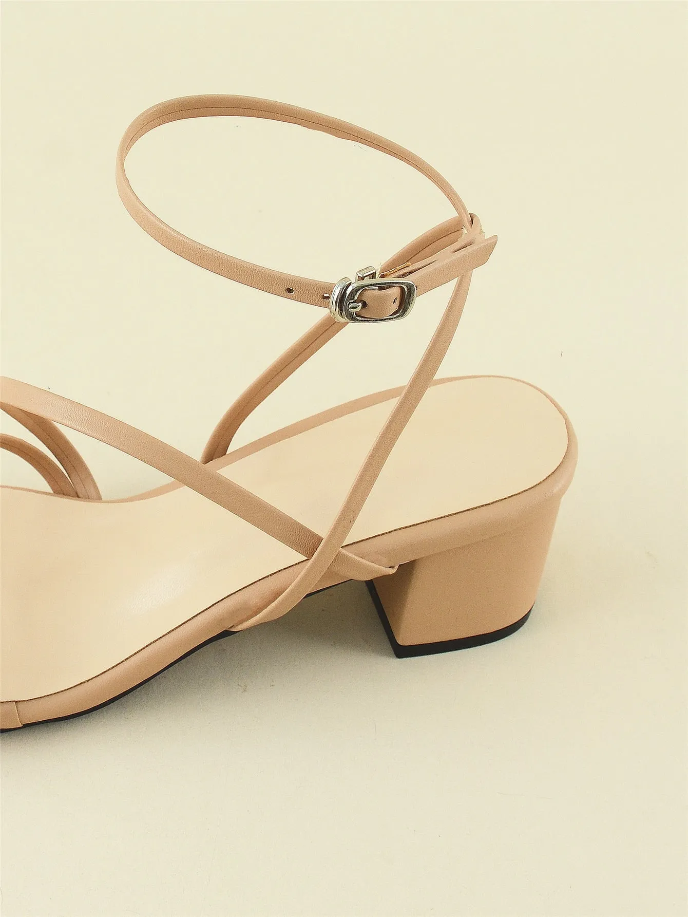 Minimalist Buckle Decor Ankle Strap Sandals