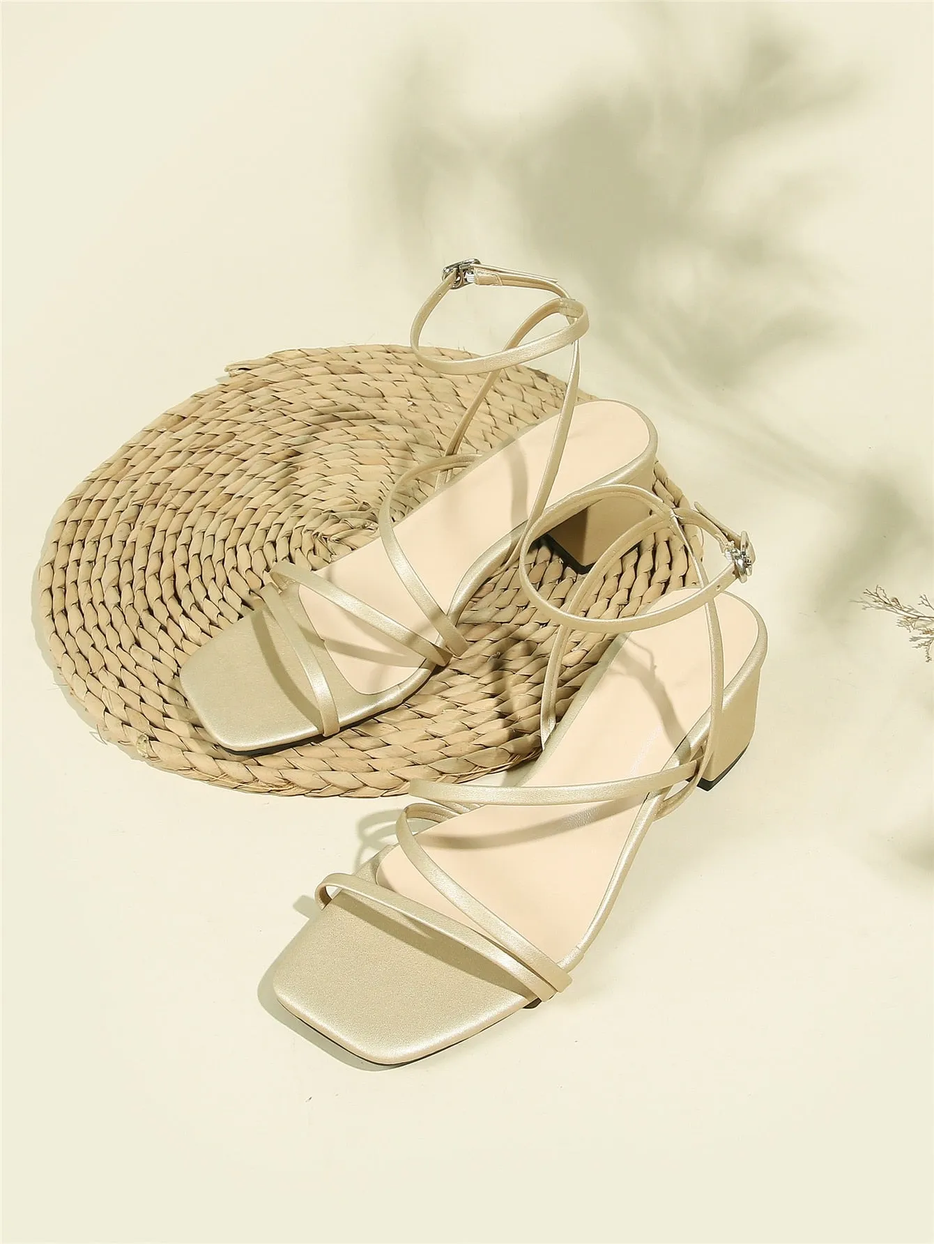 Minimalist Buckle Decor Ankle Strap Sandals