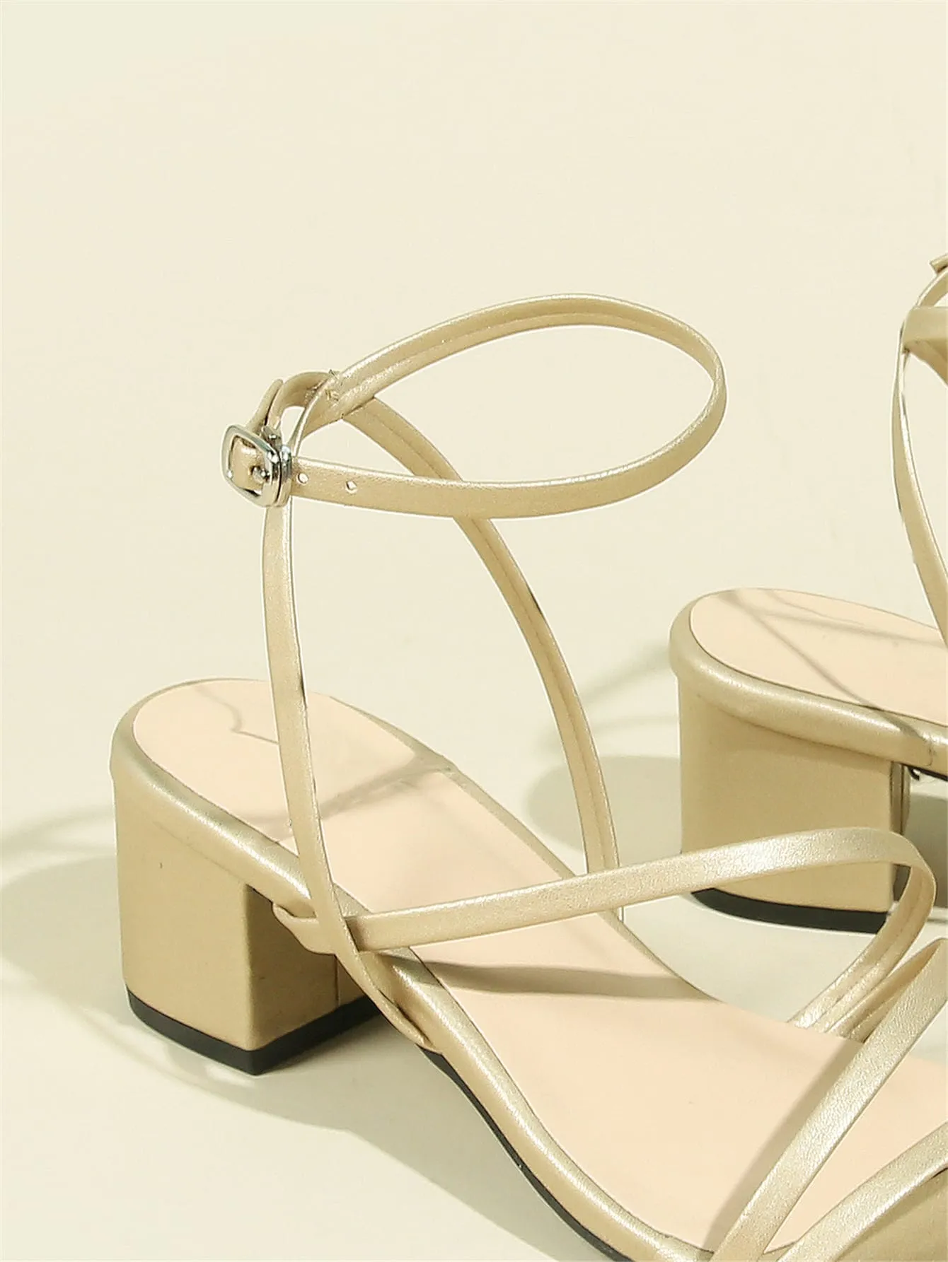 Minimalist Buckle Decor Ankle Strap Sandals