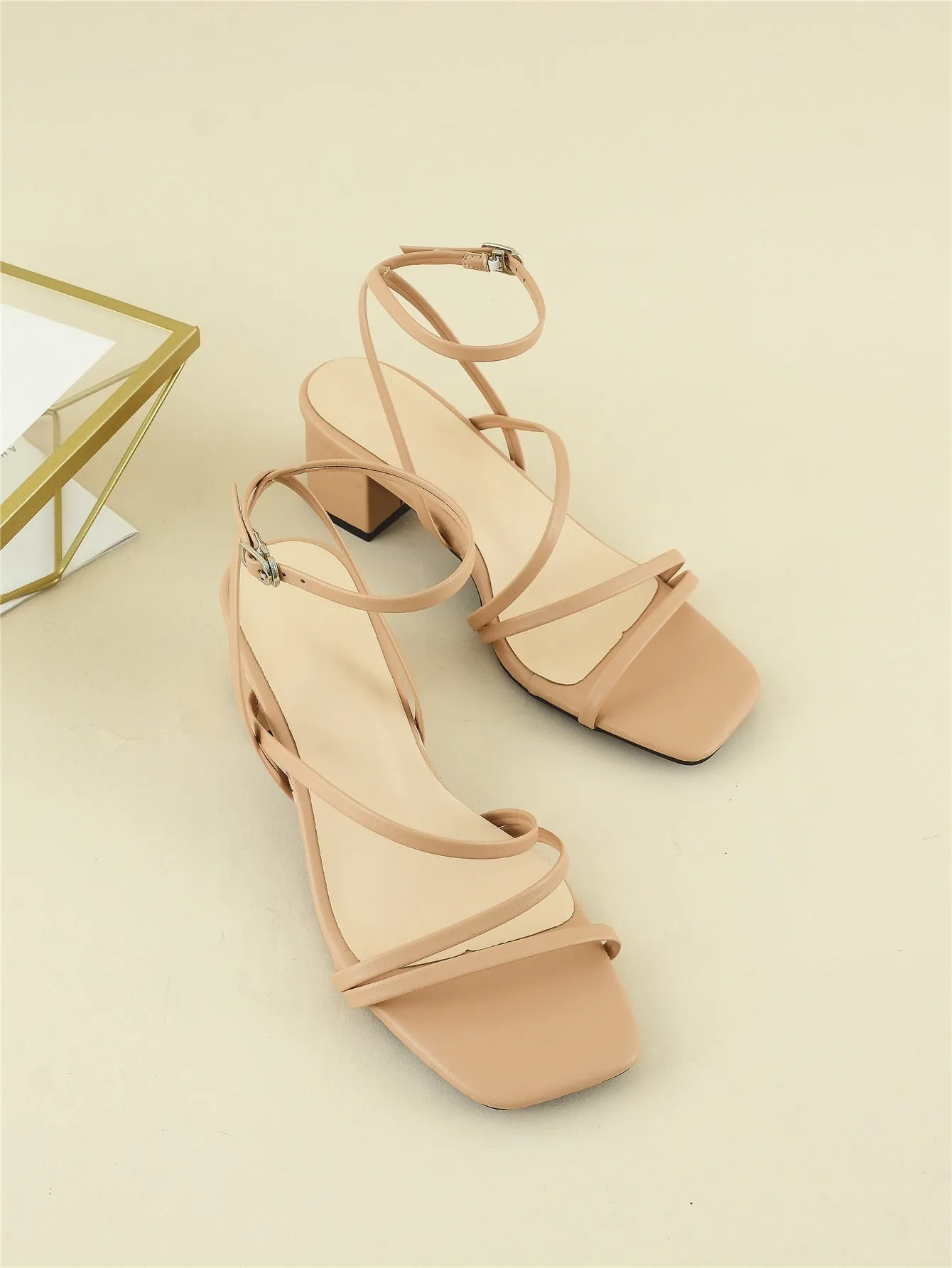 Minimalist Buckle Decor Ankle Strap Sandals