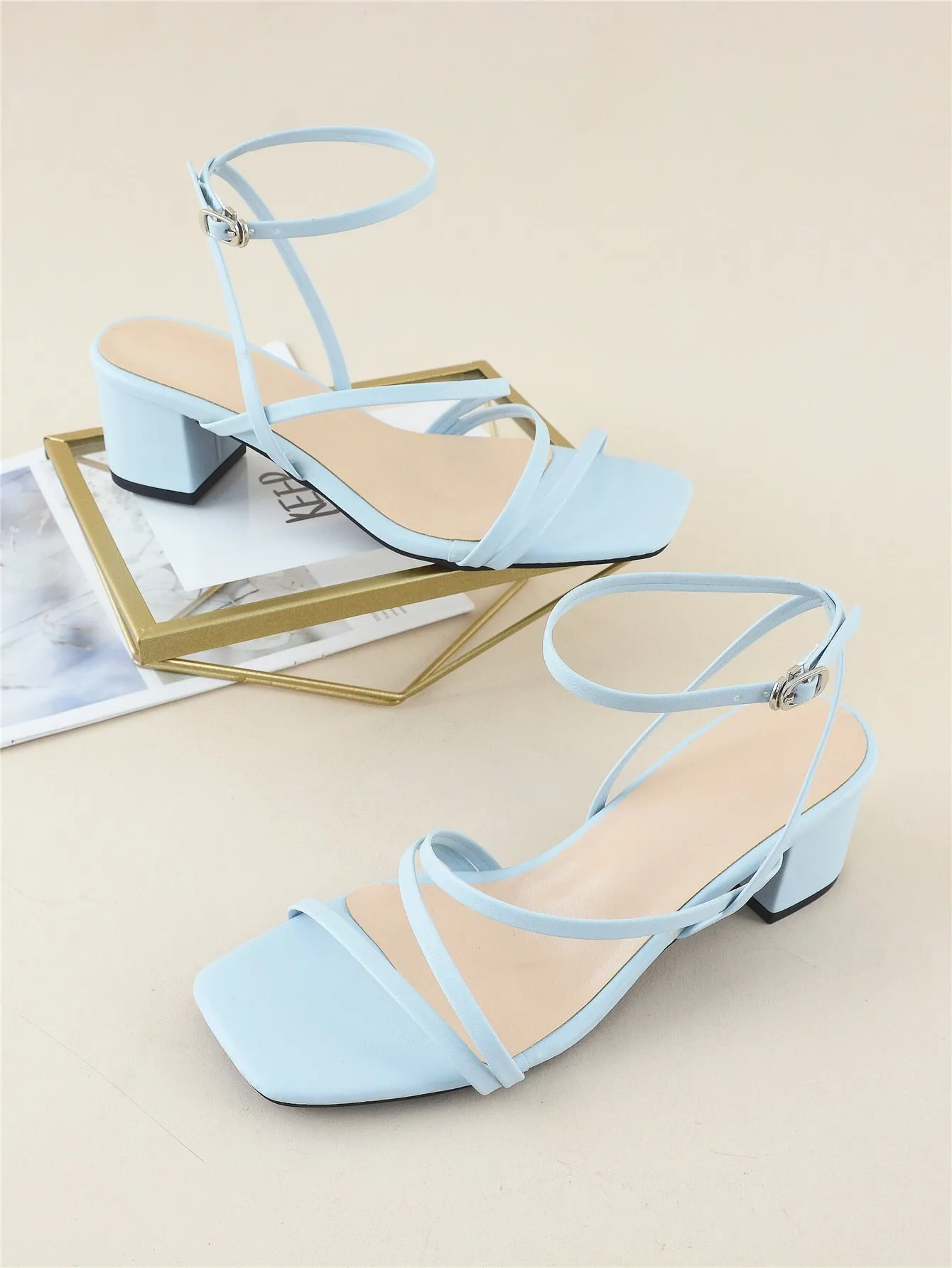 Minimalist Buckle Decor Ankle Strap Sandals