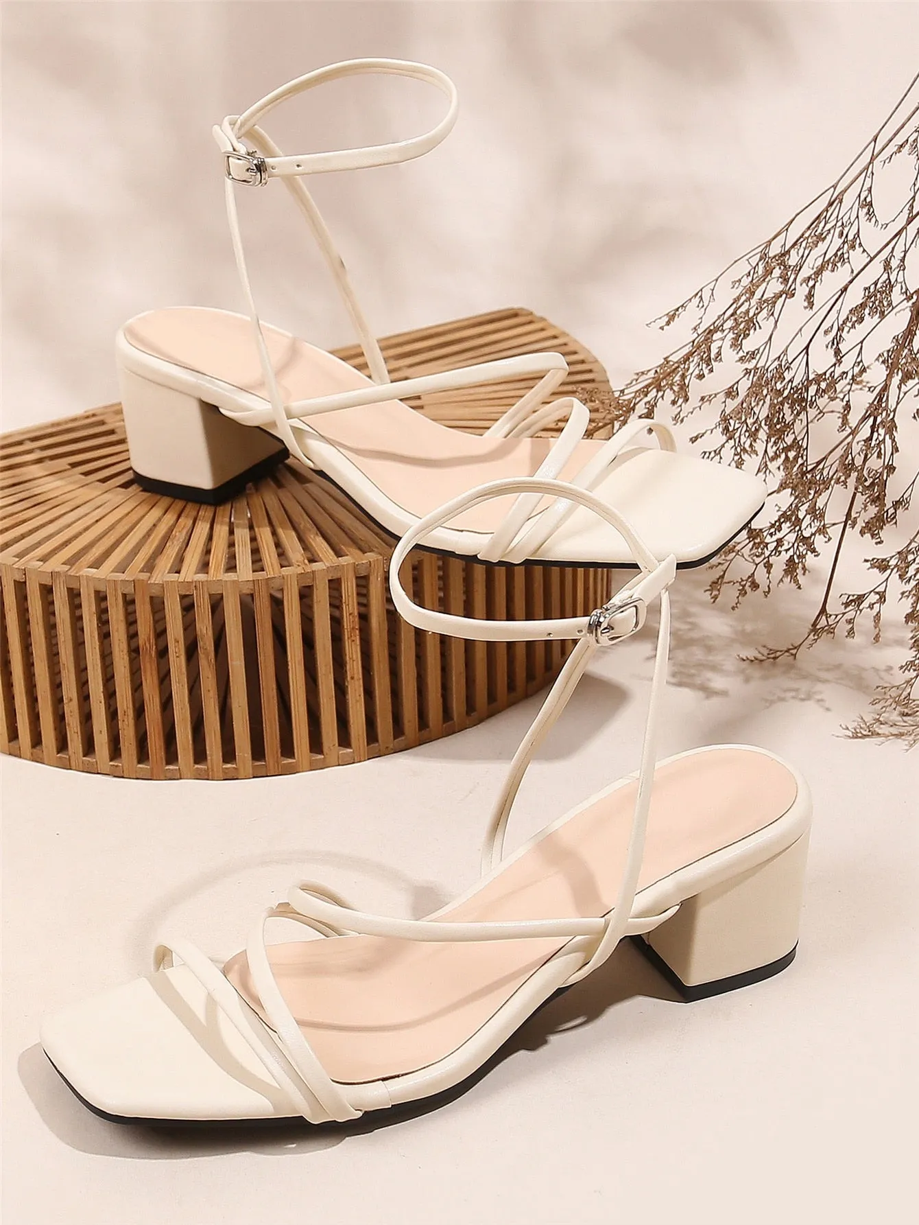 Minimalist Buckle Decor Ankle Strap Sandals