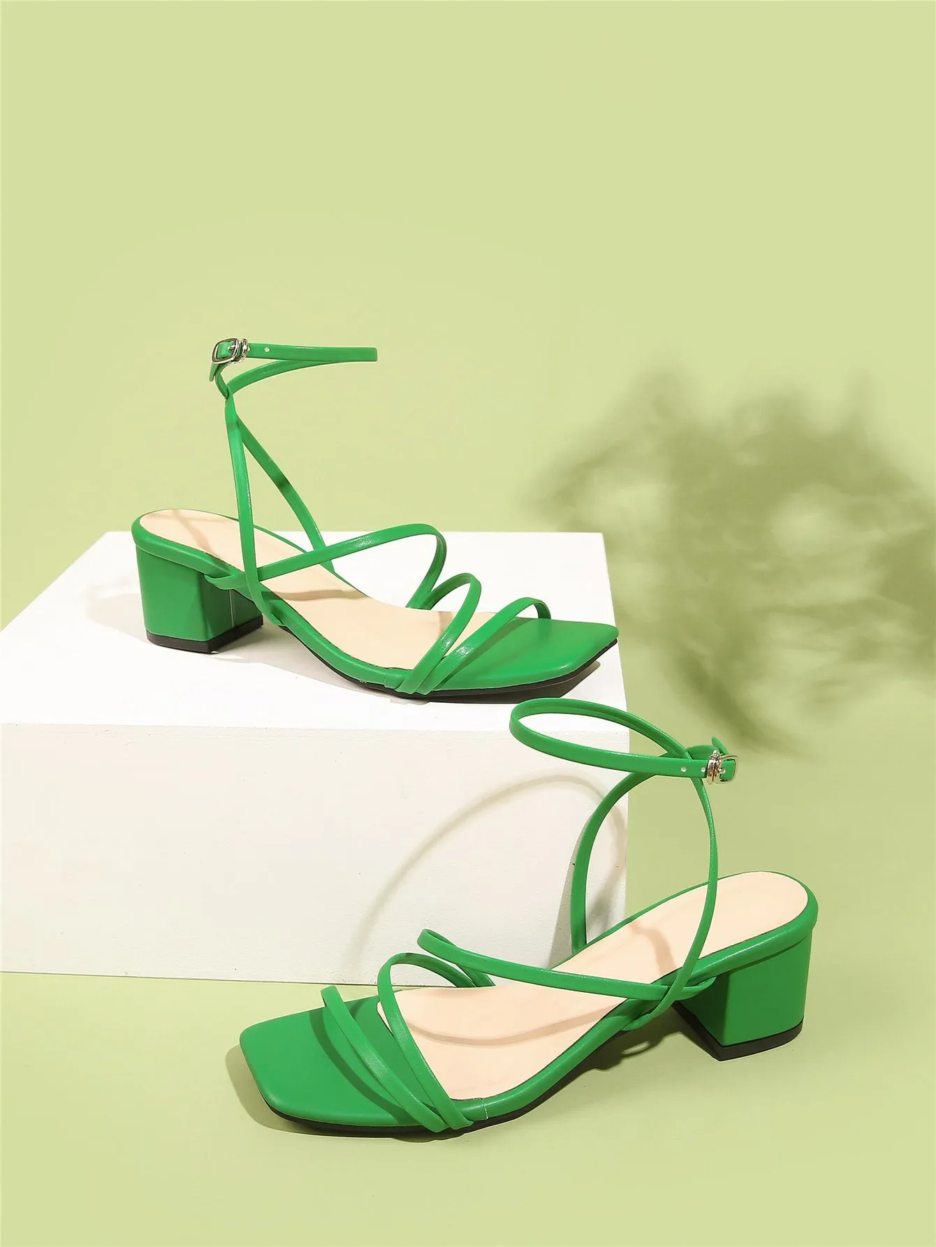 Minimalist Buckle Decor Ankle Strap Sandals