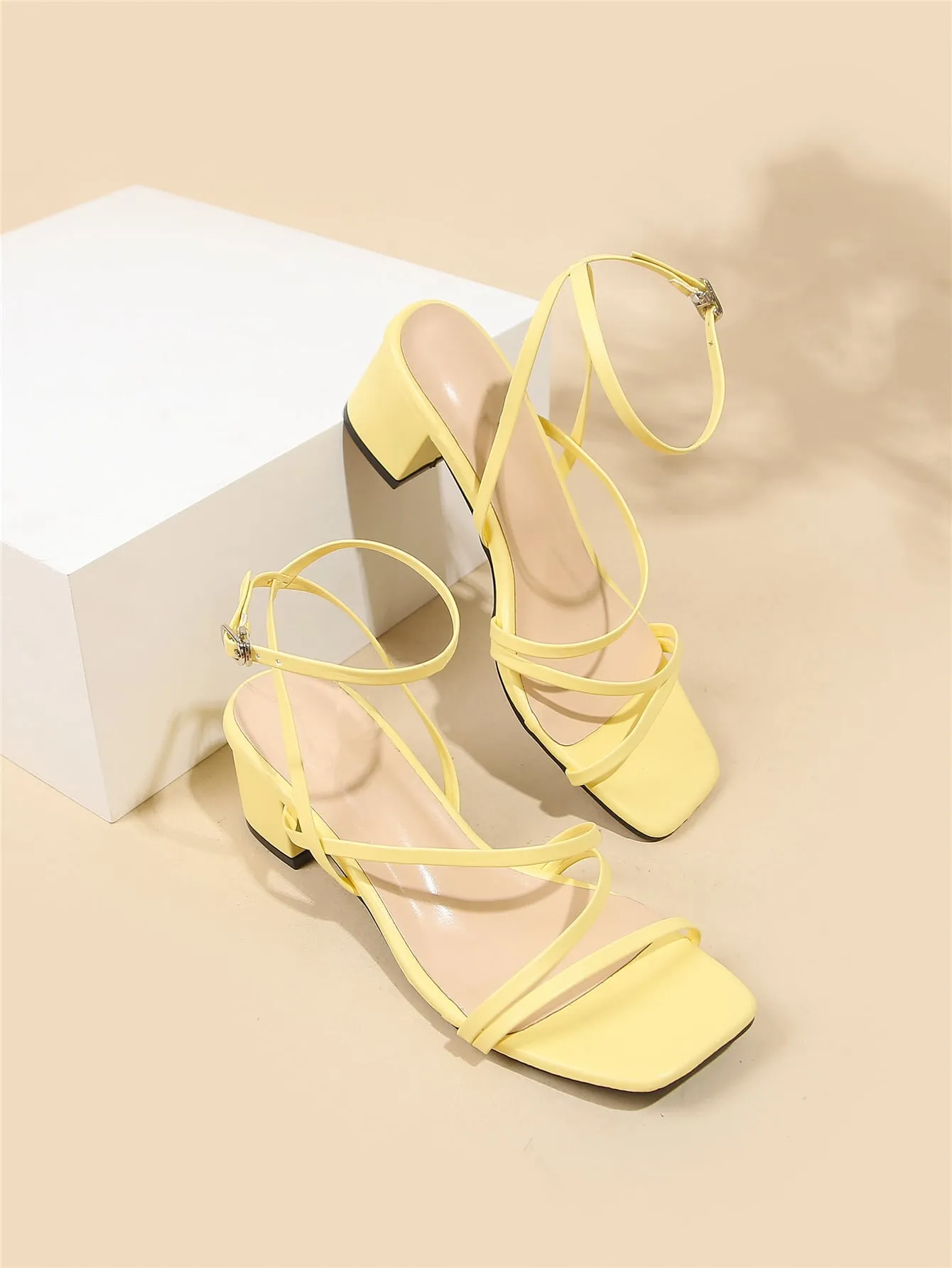 Minimalist Buckle Decor Ankle Strap Sandals