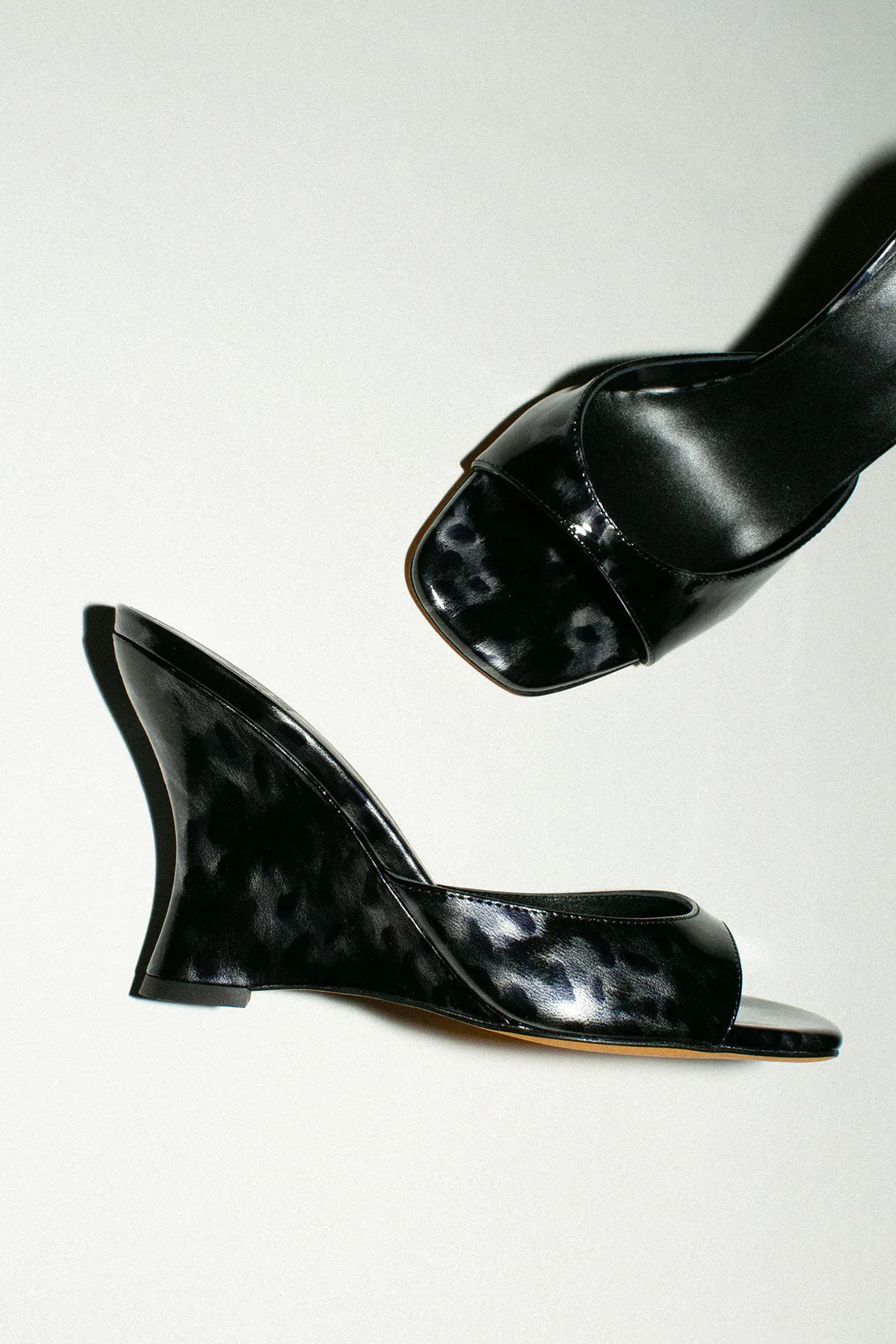 Patent Obsidian Lido Wedge