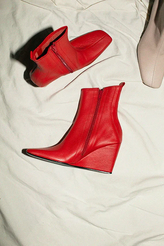 Red Tecno Boot