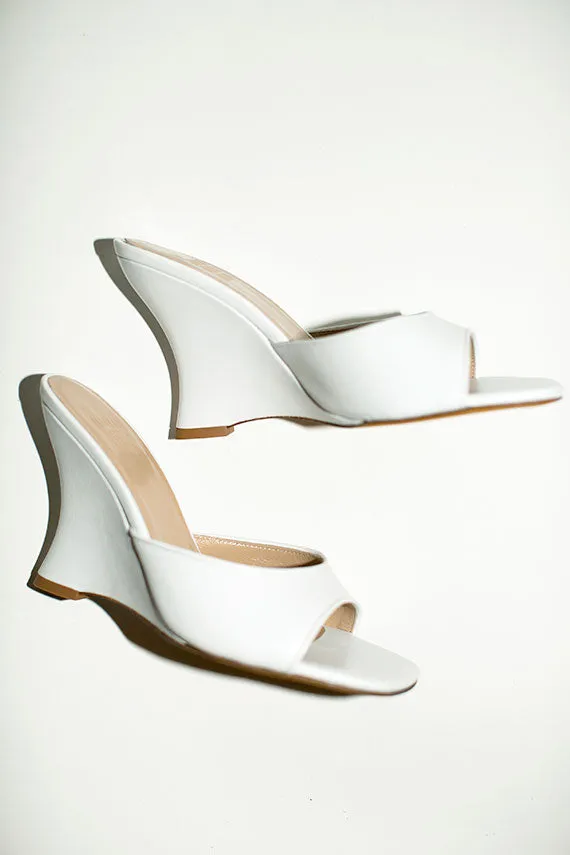 White Lido Wedge